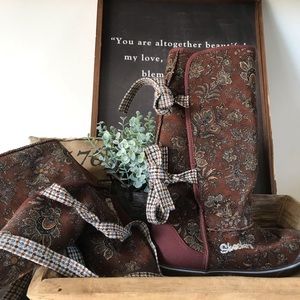 Gorgeous Sketcher Paisley Boots